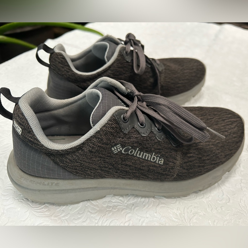 Columbia Men’s Backpedal Outdry Hiking Waterproof Shoes. Dark Gray/Lt Gray. Sz8.